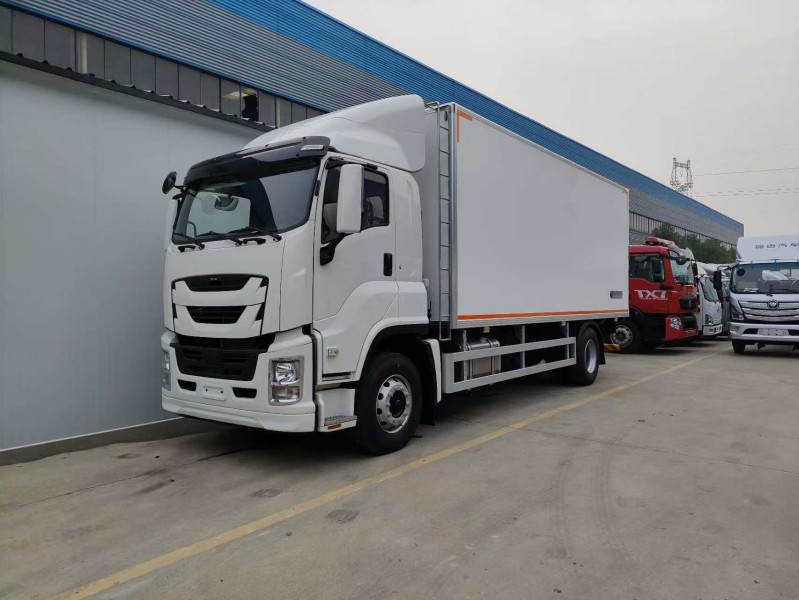 Camion frigorifique Isuzu GIGA 10 tonnes